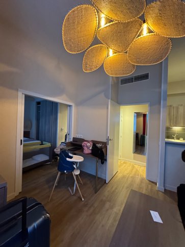 アダージョストラスブール室内