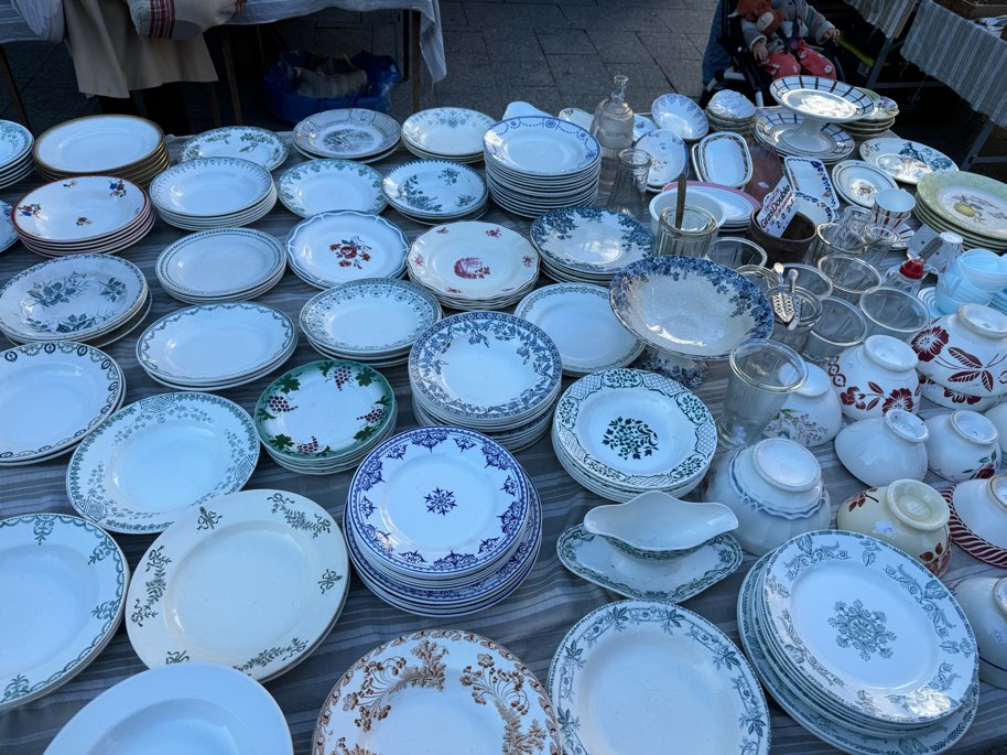 2026年最新】ヴァンヴ蚤の市は初心者におすすめ！行き方から戦利品まで